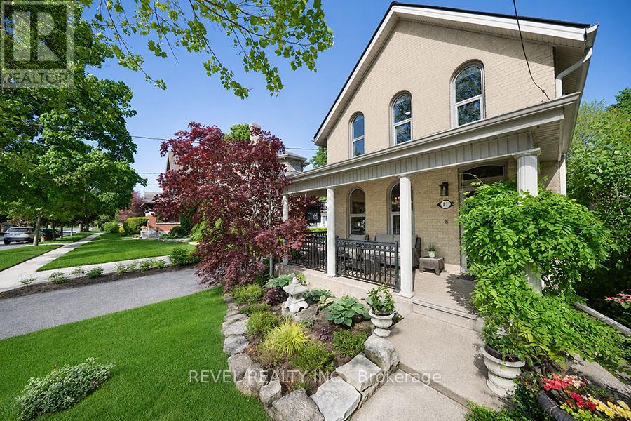 11 CHESTNUT AVENUE