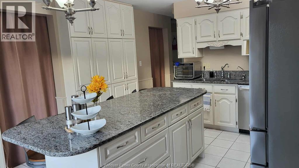 12033 ST. THOMAS CRESCENT