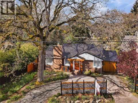 3528 Richmond Rd Saanich BC V8P4P8