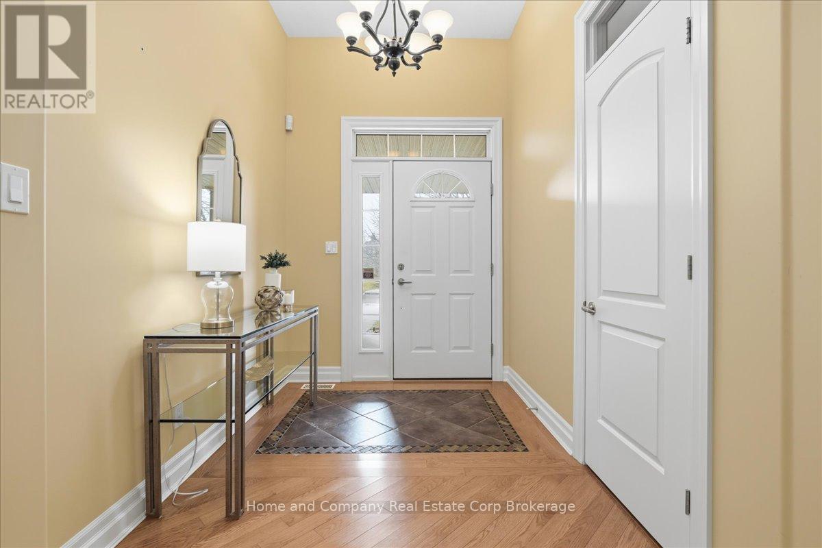 28 NORTH POINTE DRIVE