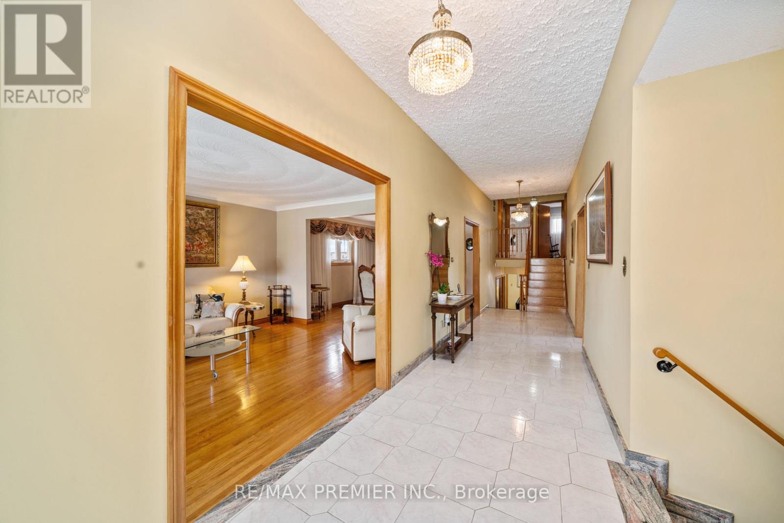 29 ELLERBY SQUARE N