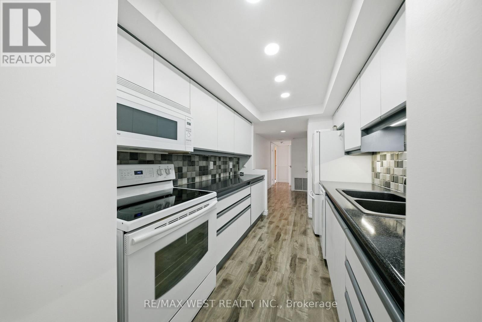 1709 - 1300 BLOOR STREET