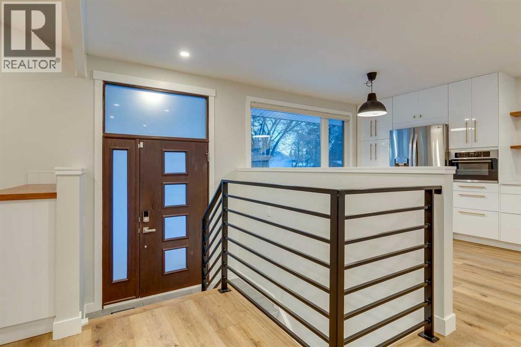 3416 Lane Crescent SW