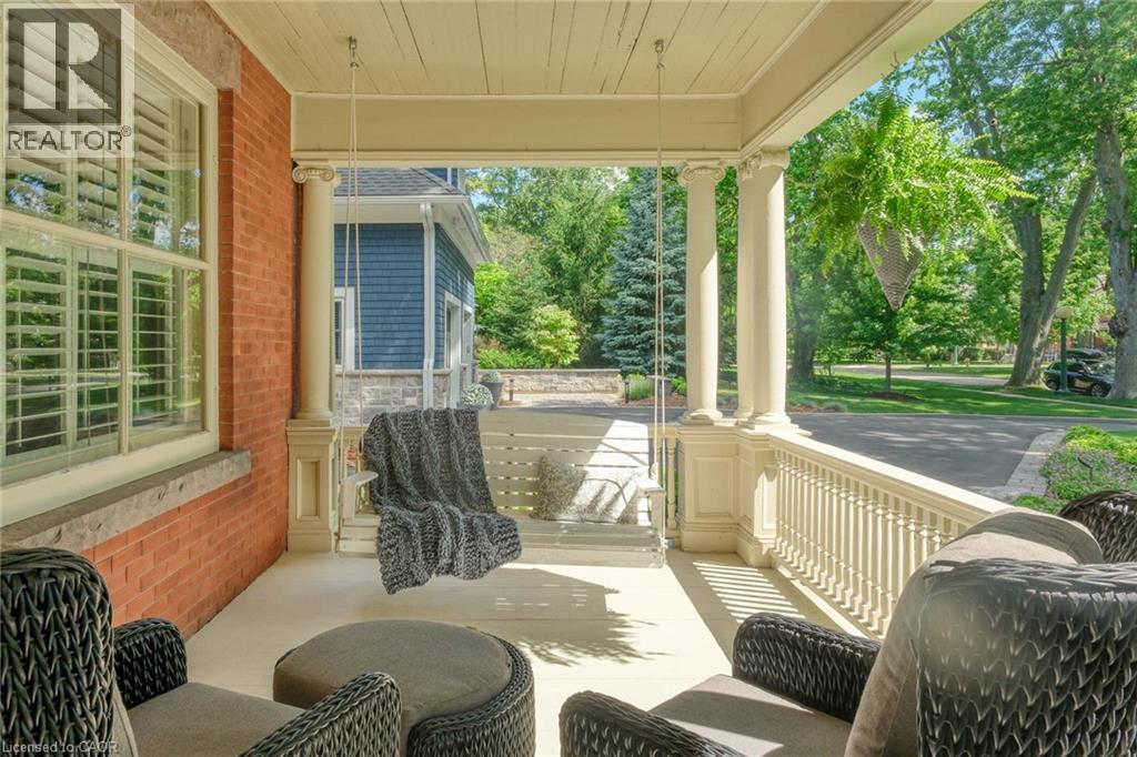18 BRANT Road N