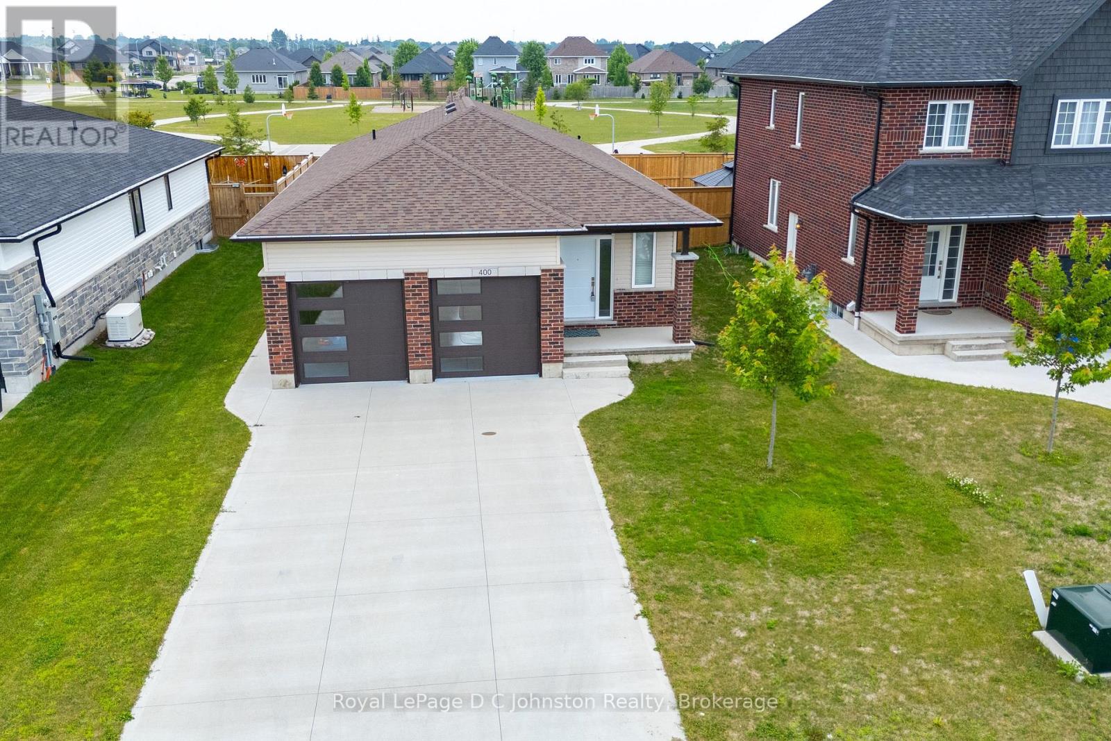 400 MARY ROSE AVENUE