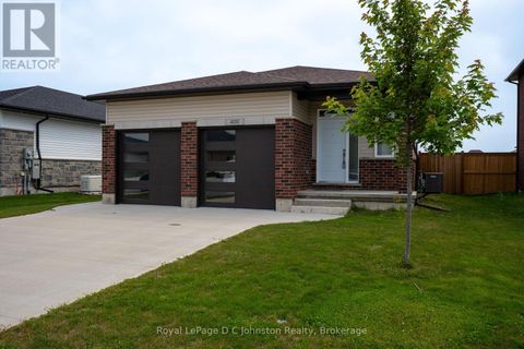 400 MARY ROSE AVENUE Saugeen Shores ON N0H2C3