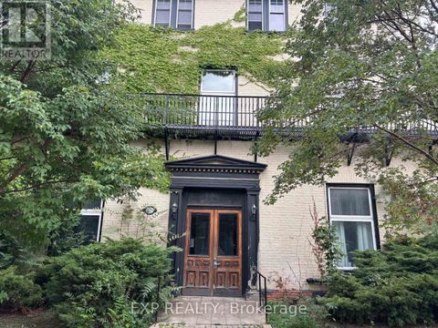 4 - 123 MACNAB STREET S Hamilton (Durand) ON L8P3C2