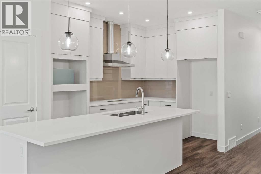 834 Livingston View NE