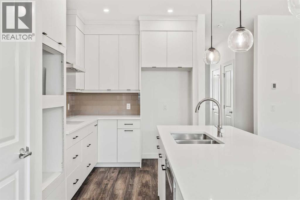 834 Livingston View NE