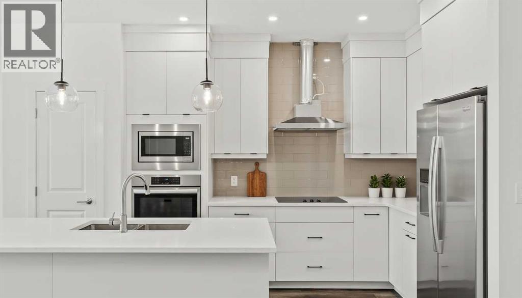 834 Livingston View NE