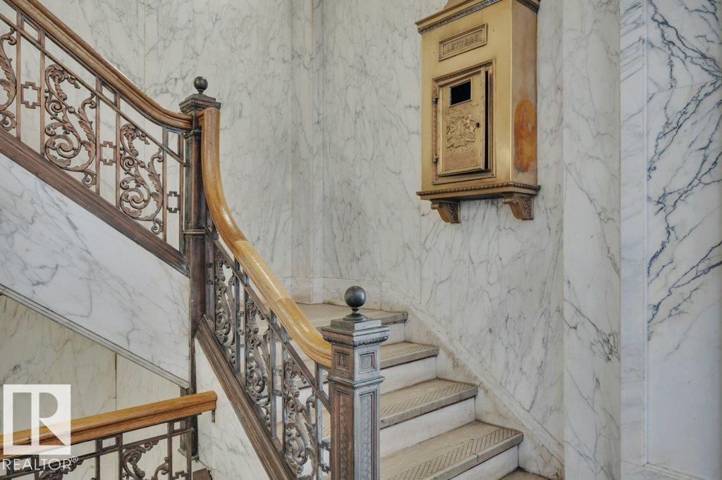 #609 10134 100 ST NW