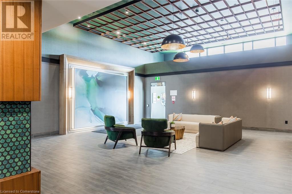 450 DUNDAS Street E Unit# 303