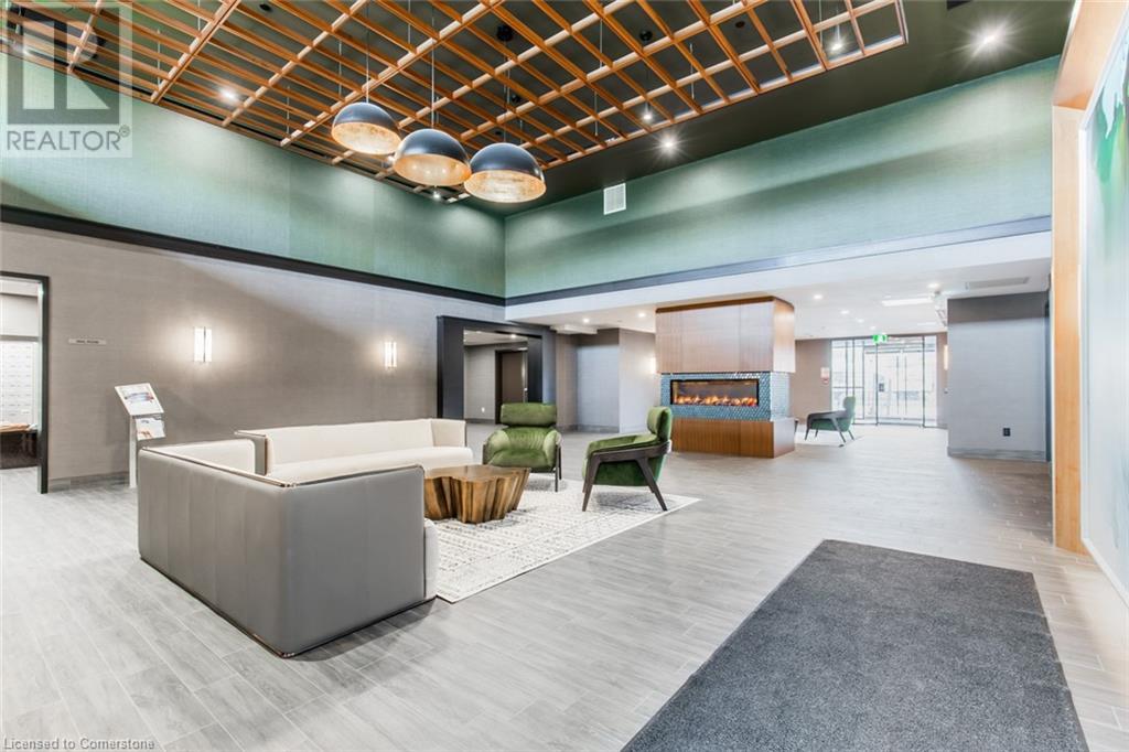 450 DUNDAS Street E Unit# 303