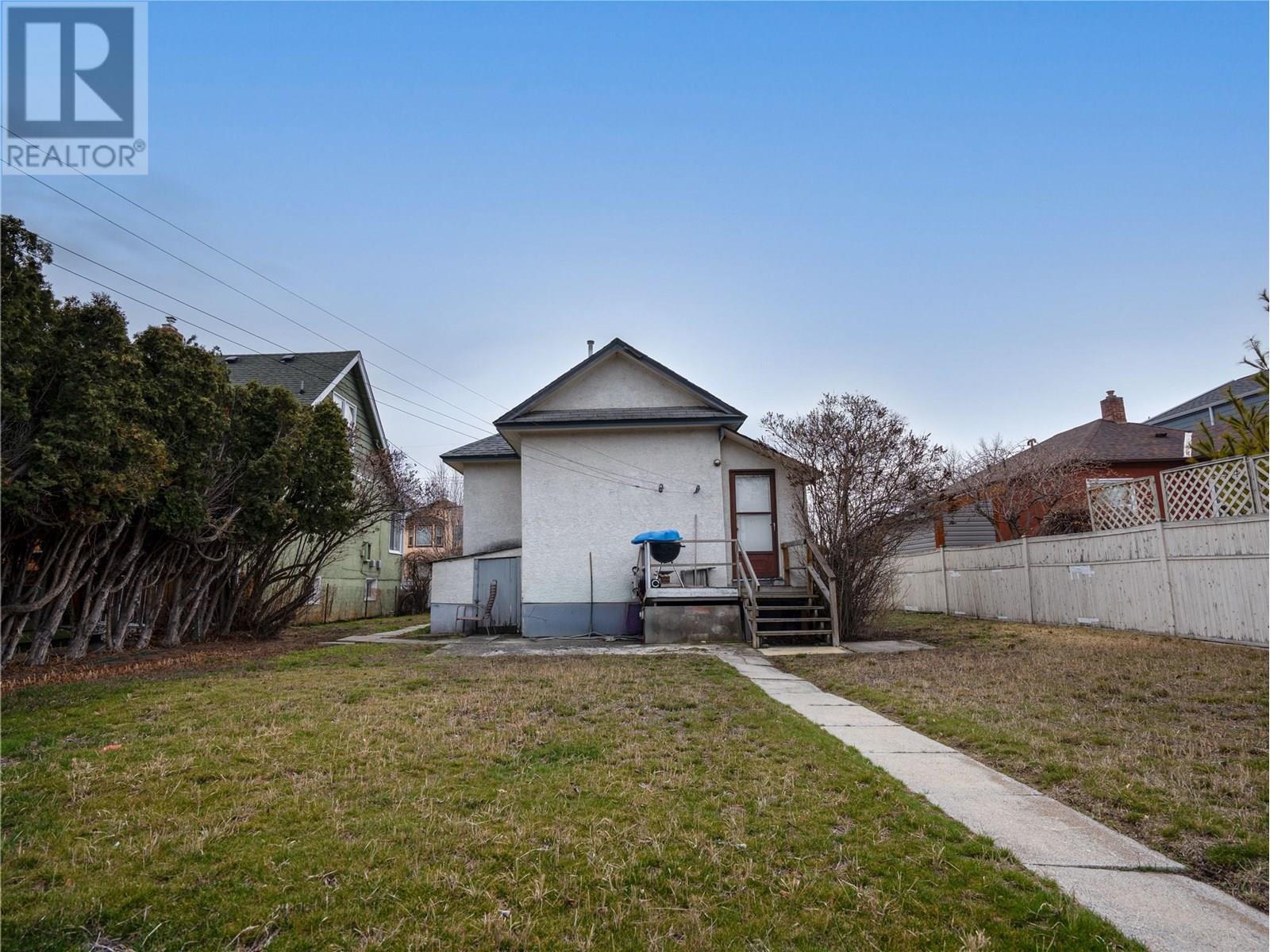 425 Heales Avenue
