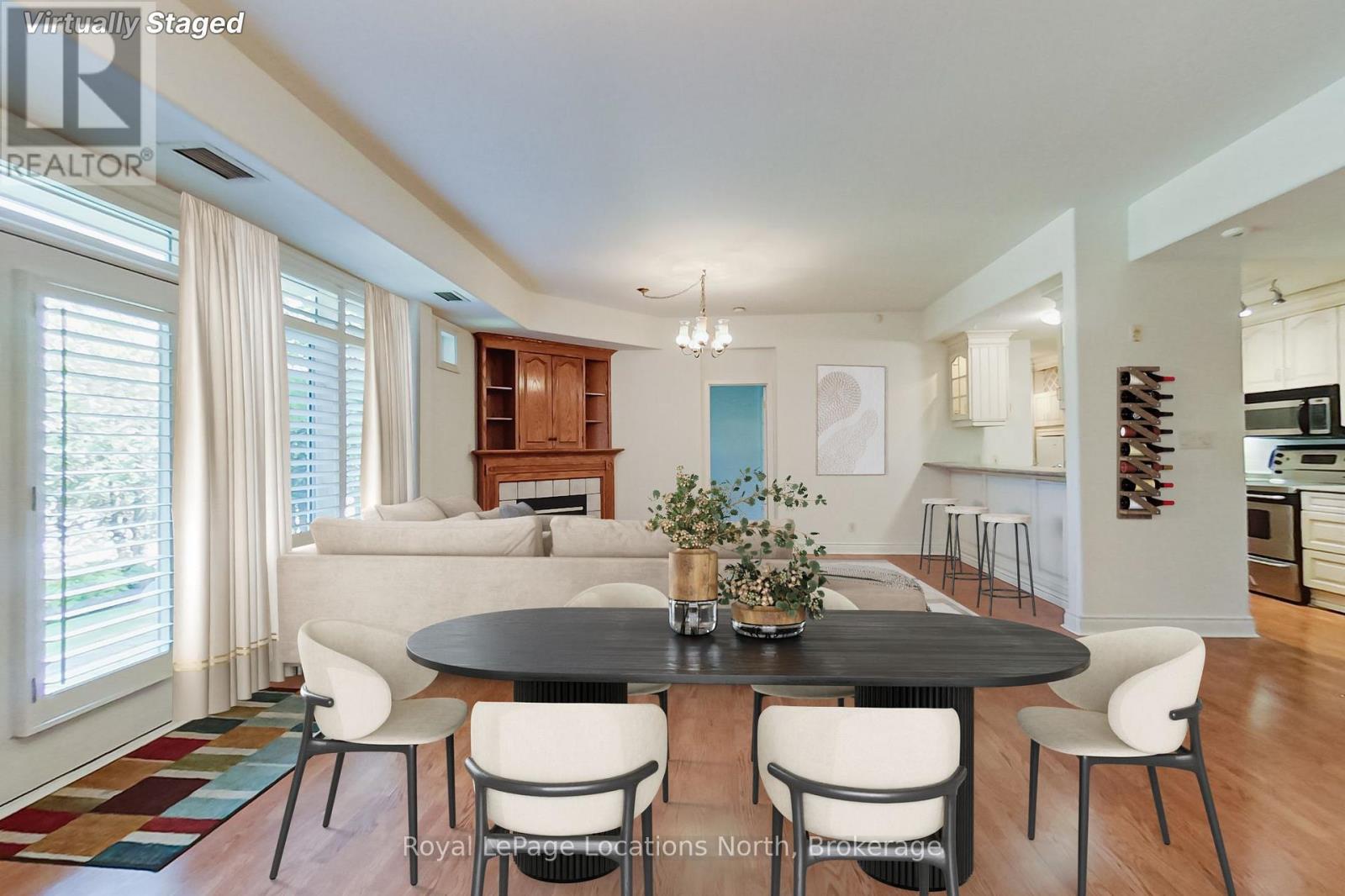 104 - 10 BAY STREET E