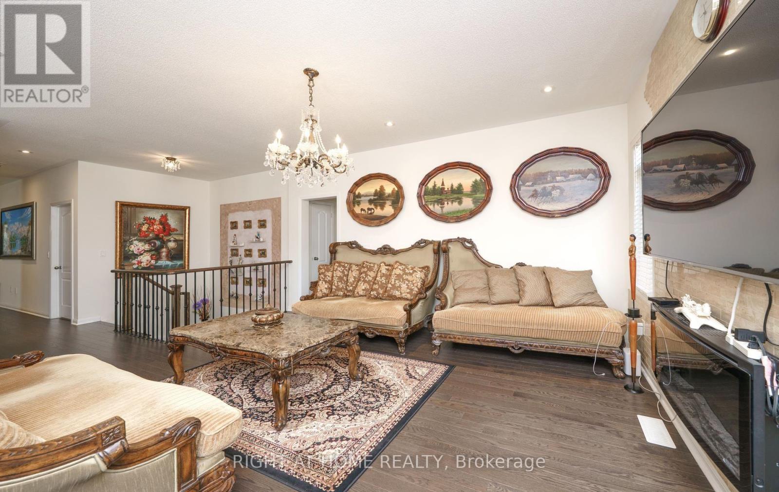 2 CLIFF THOMPSON COURT