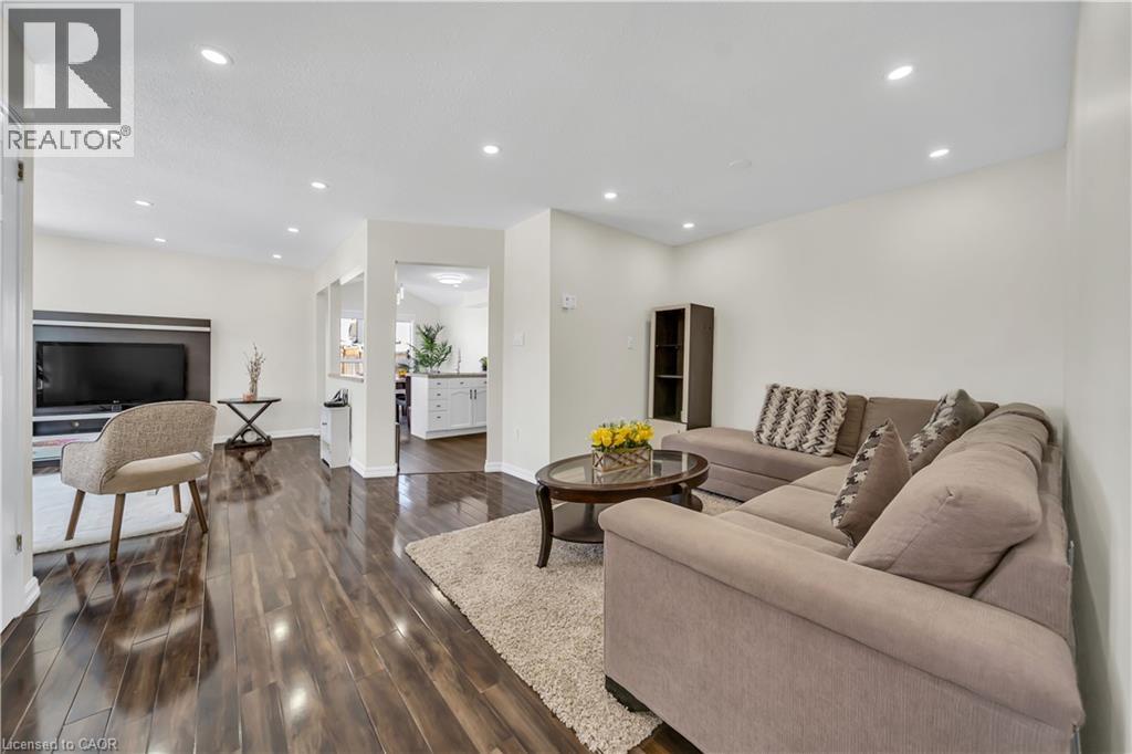 25 BREESEGARDEN Lane