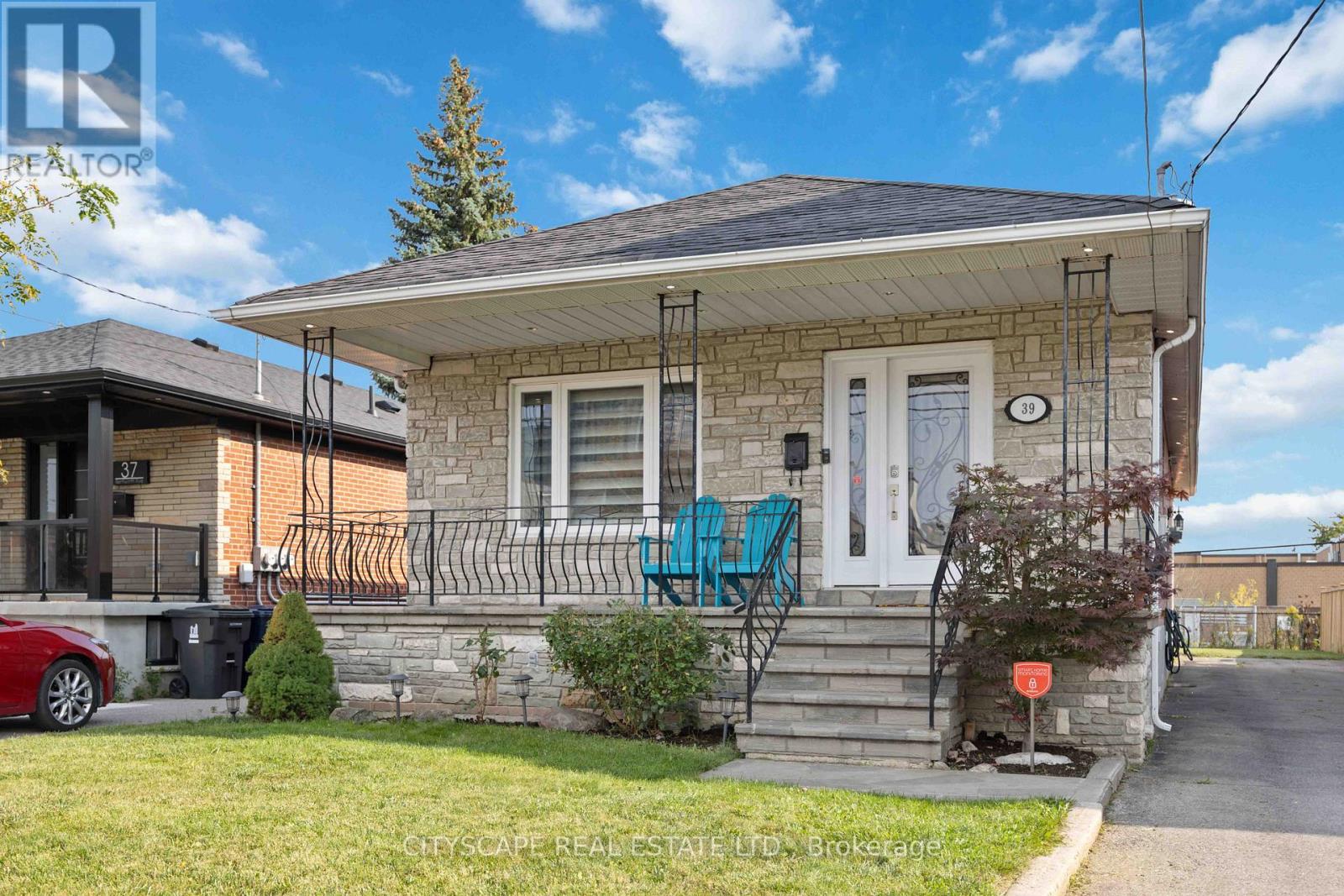 39 BENTWORTH AVENUE