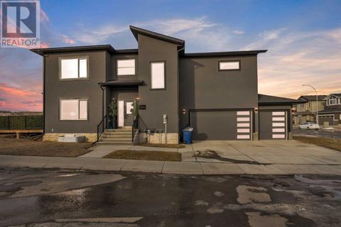 97 Baysprings Gardens SW Airdrie AB T4B5C6