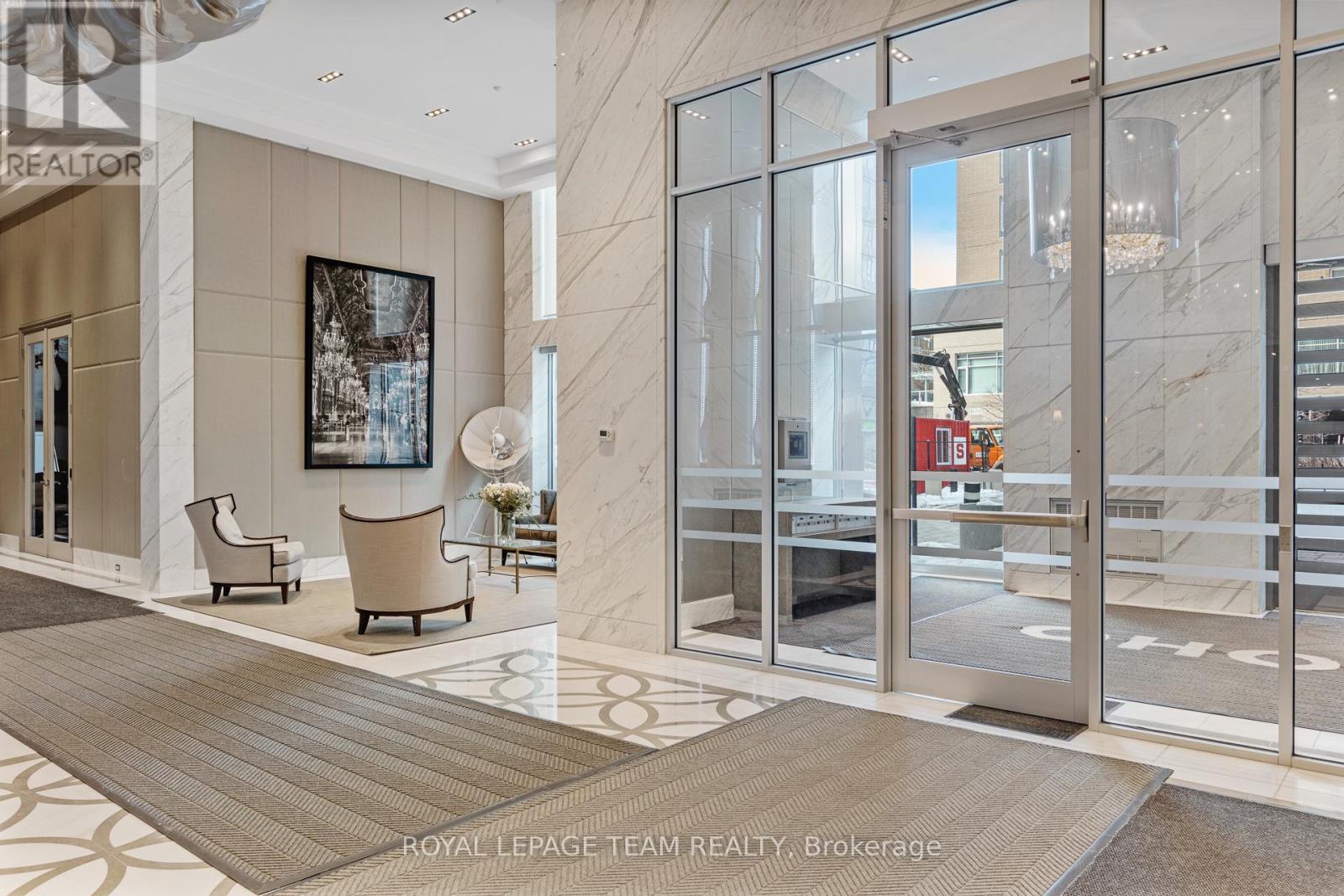 1506 - 111 CHAMPAGNE AVENUE S