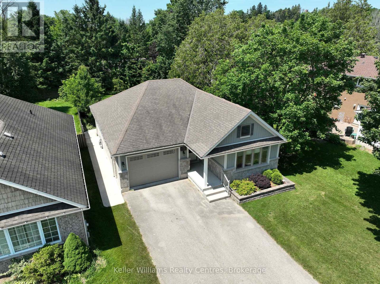152 KINCARDINE STREET N