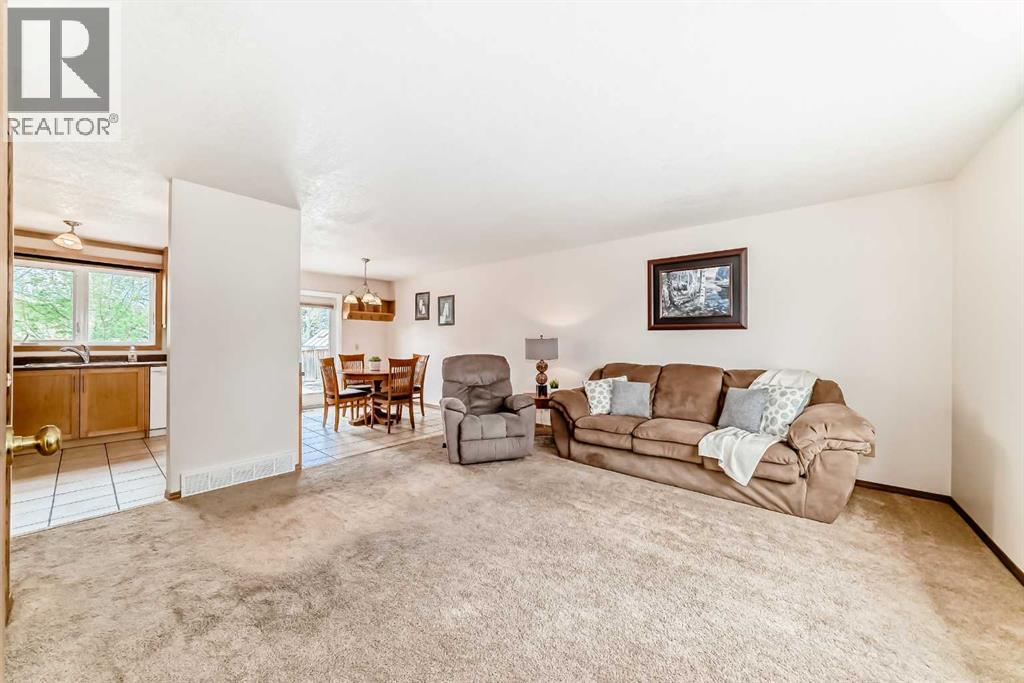 41 Alder Crescent SE