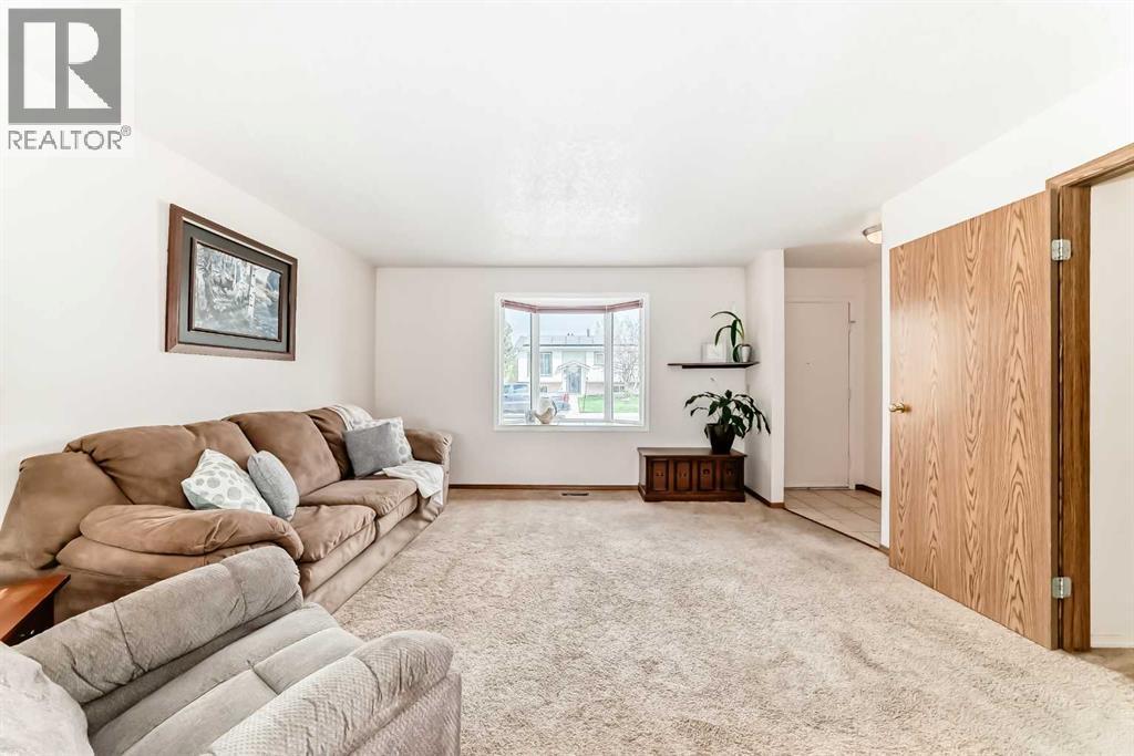41 Alder Crescent SE
