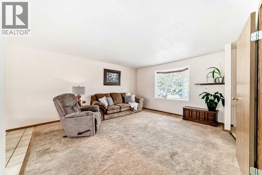 41 Alder Crescent SE
