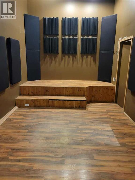 104, 3208 8 Avenue NE