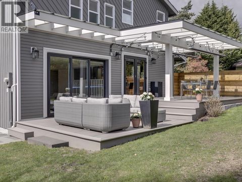 763 WEYMOUTH DRIVE North Vancouver BC V7K2Z5