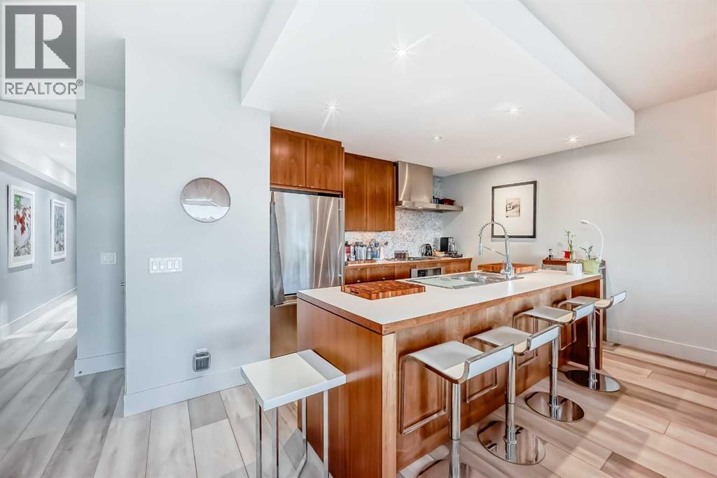 201, 2124 17 Street SW