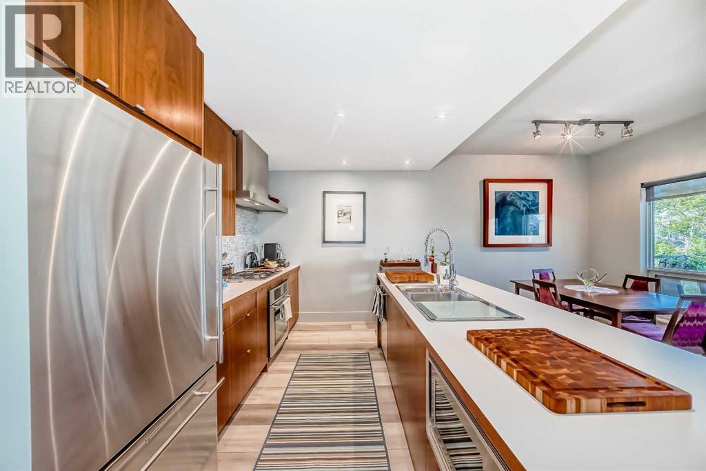 201, 2124 17 Street SW