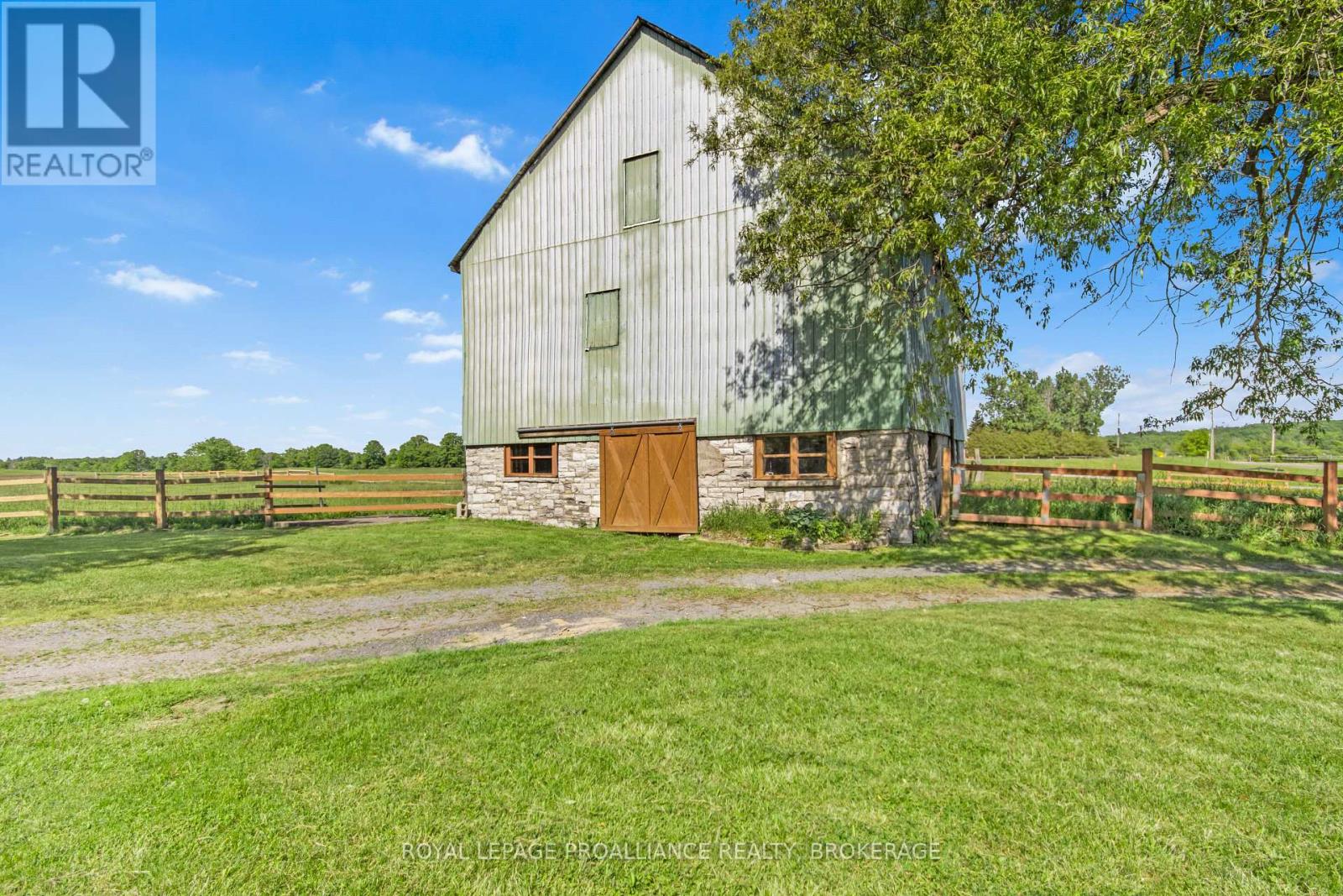 2478 MIDDLE ROAD