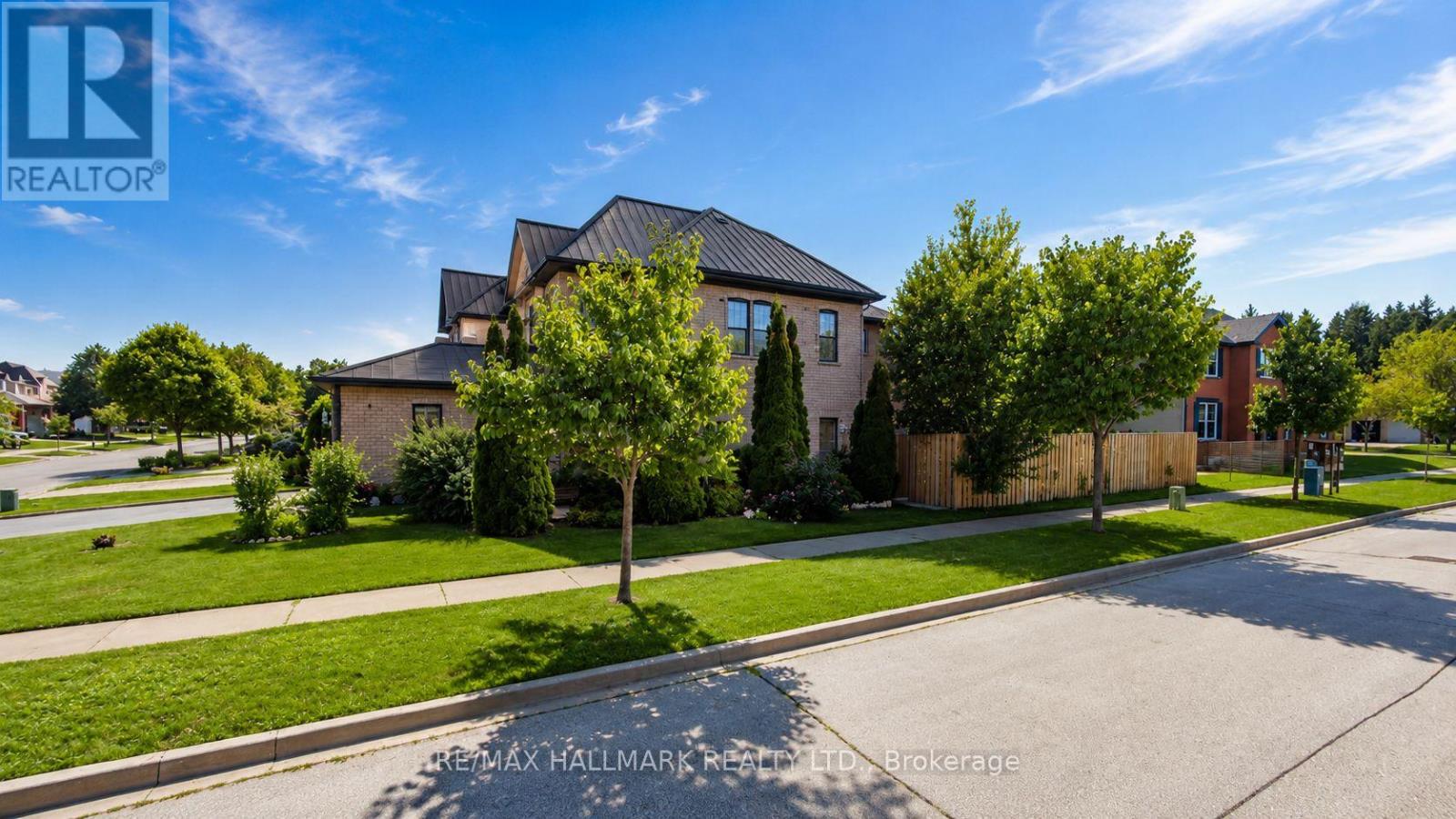 Photo 1 of 8 — BSMT - 120 SQUIRE DRIVE Unit Bsmt, Richmond Hill (Devonsleigh), ON L4S1C8