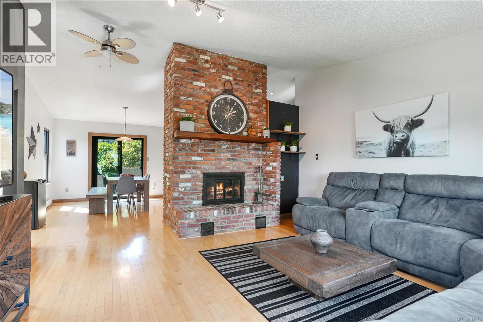 3372 Mary Anne Cres
