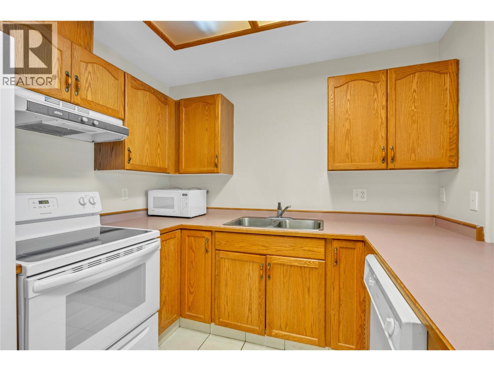 3310 Skaha Lake Road Unit# 306