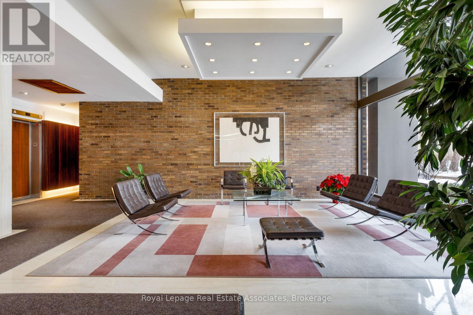 602 - 20 AVOCA AVENUE