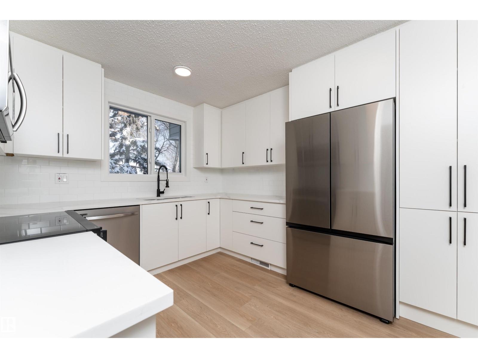 3108 142 AV NW