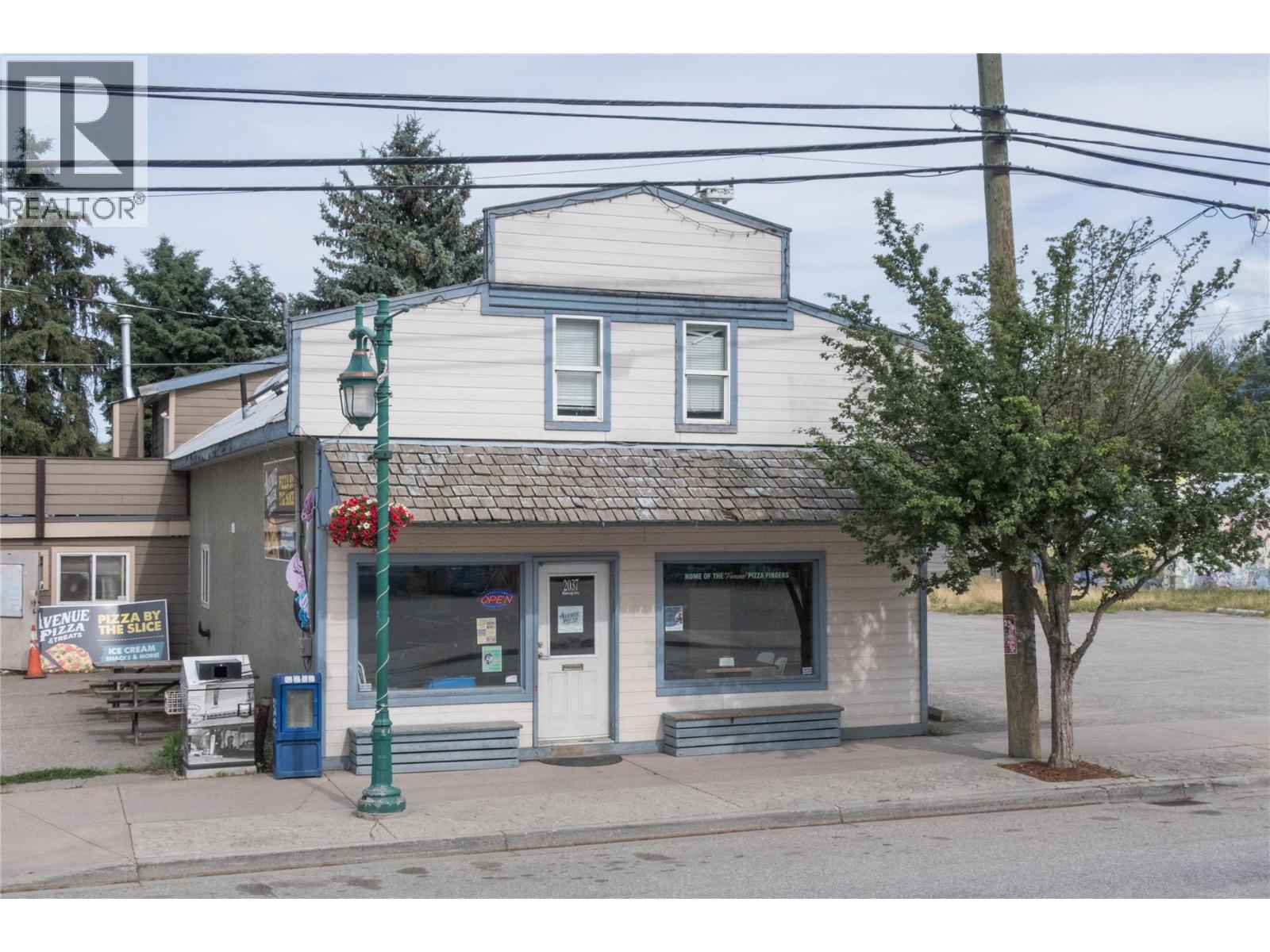 2037 Shuswap Avenue