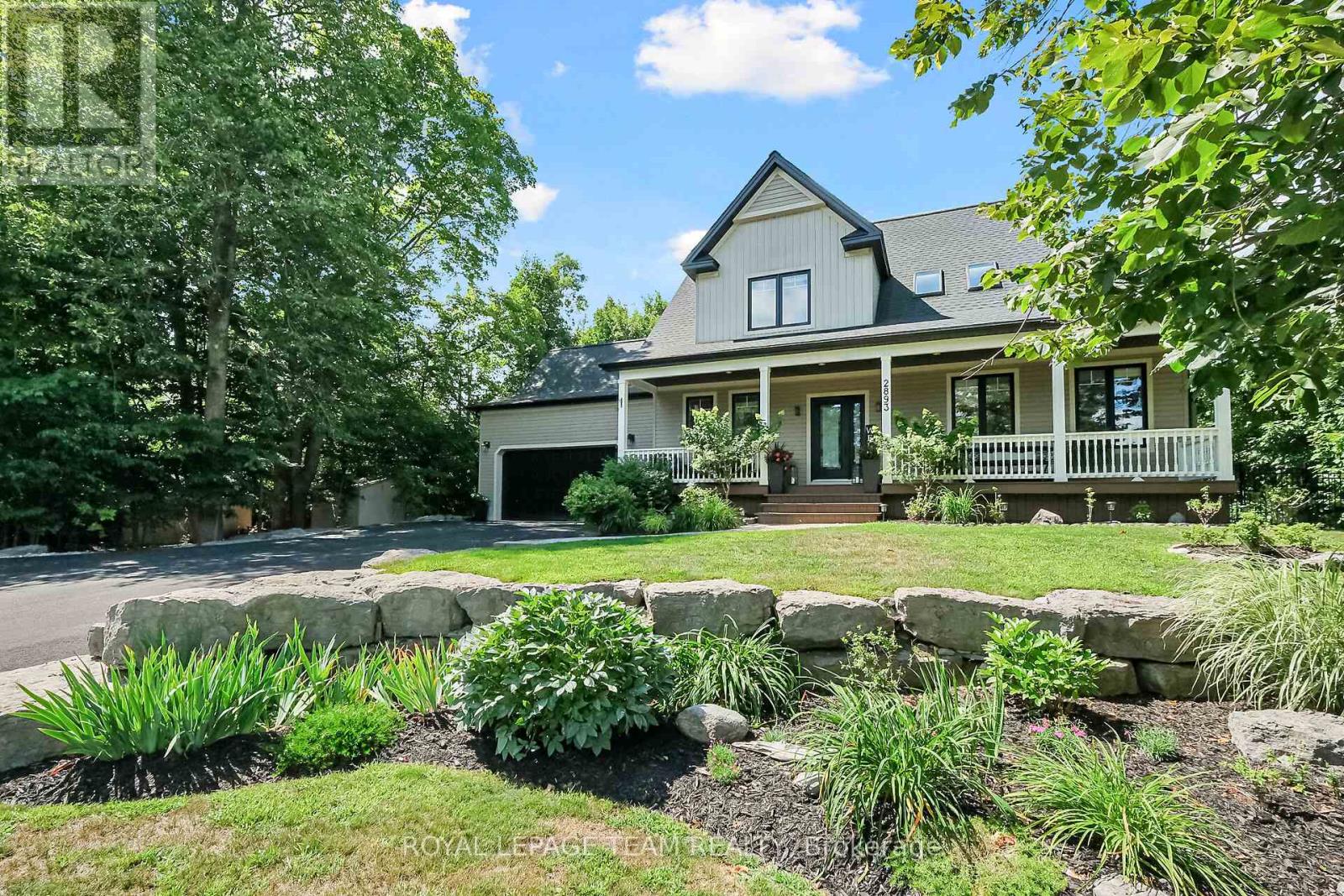 2893 BARLOW CRESCENT