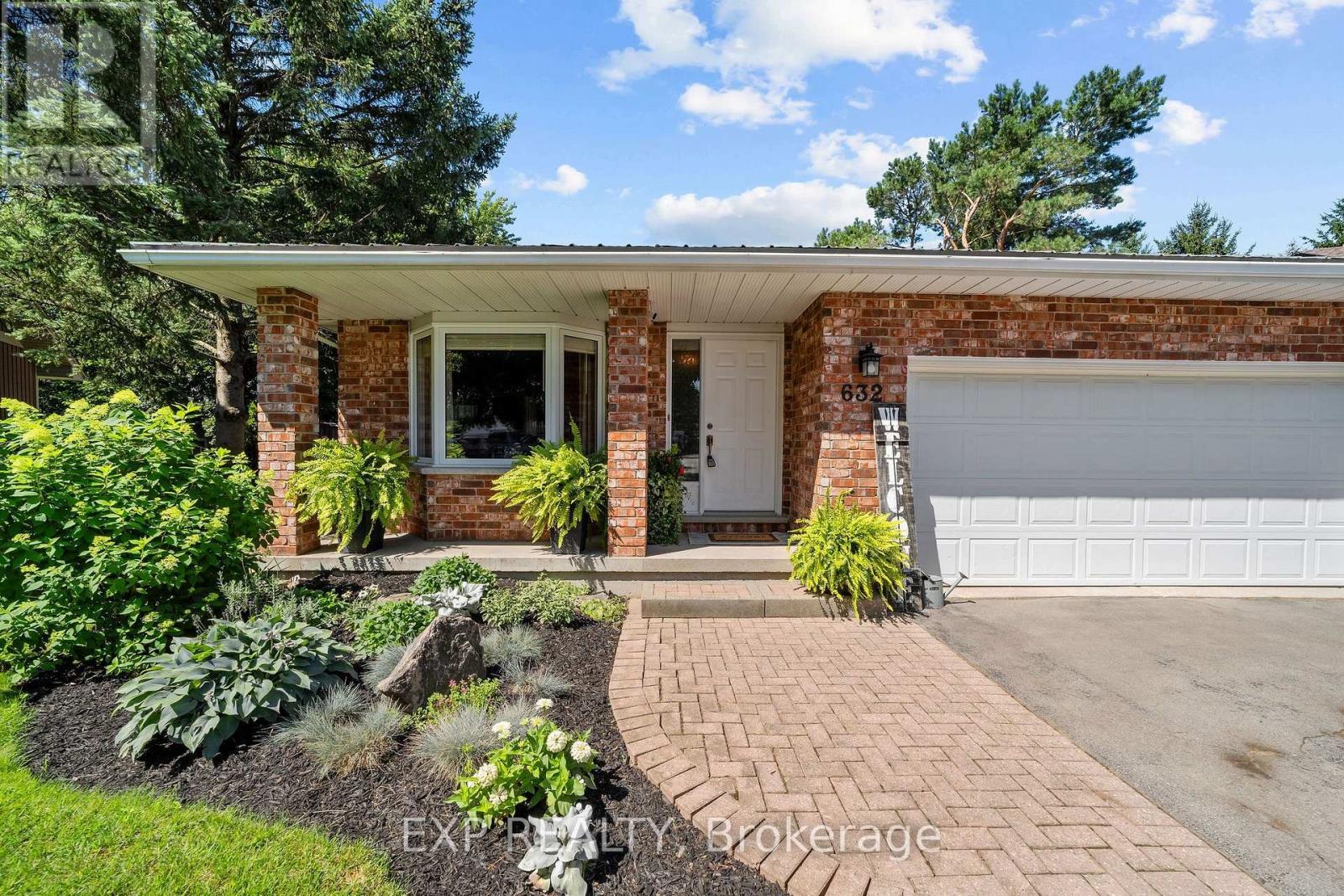 632 HOOVER PLACE