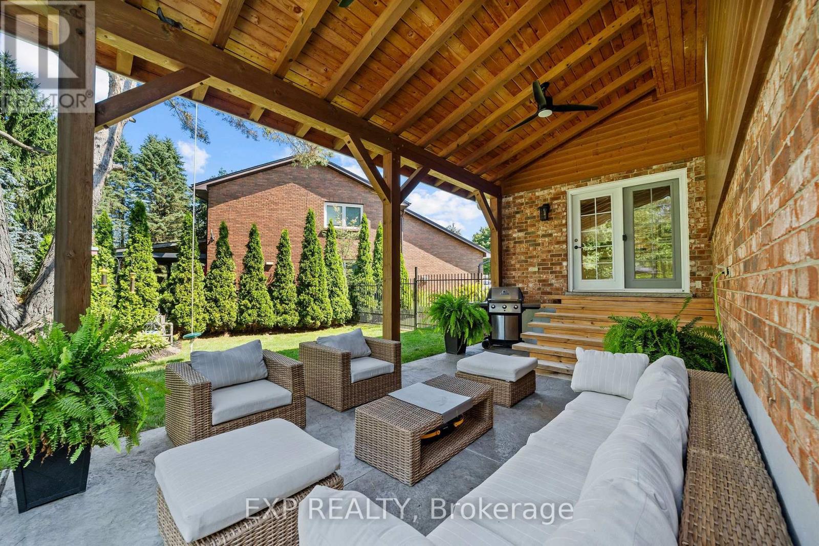 632 HOOVER PLACE