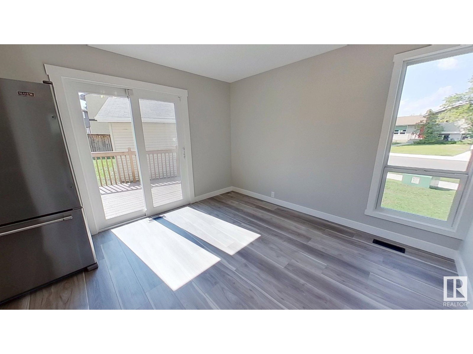 3221 138 AV NW