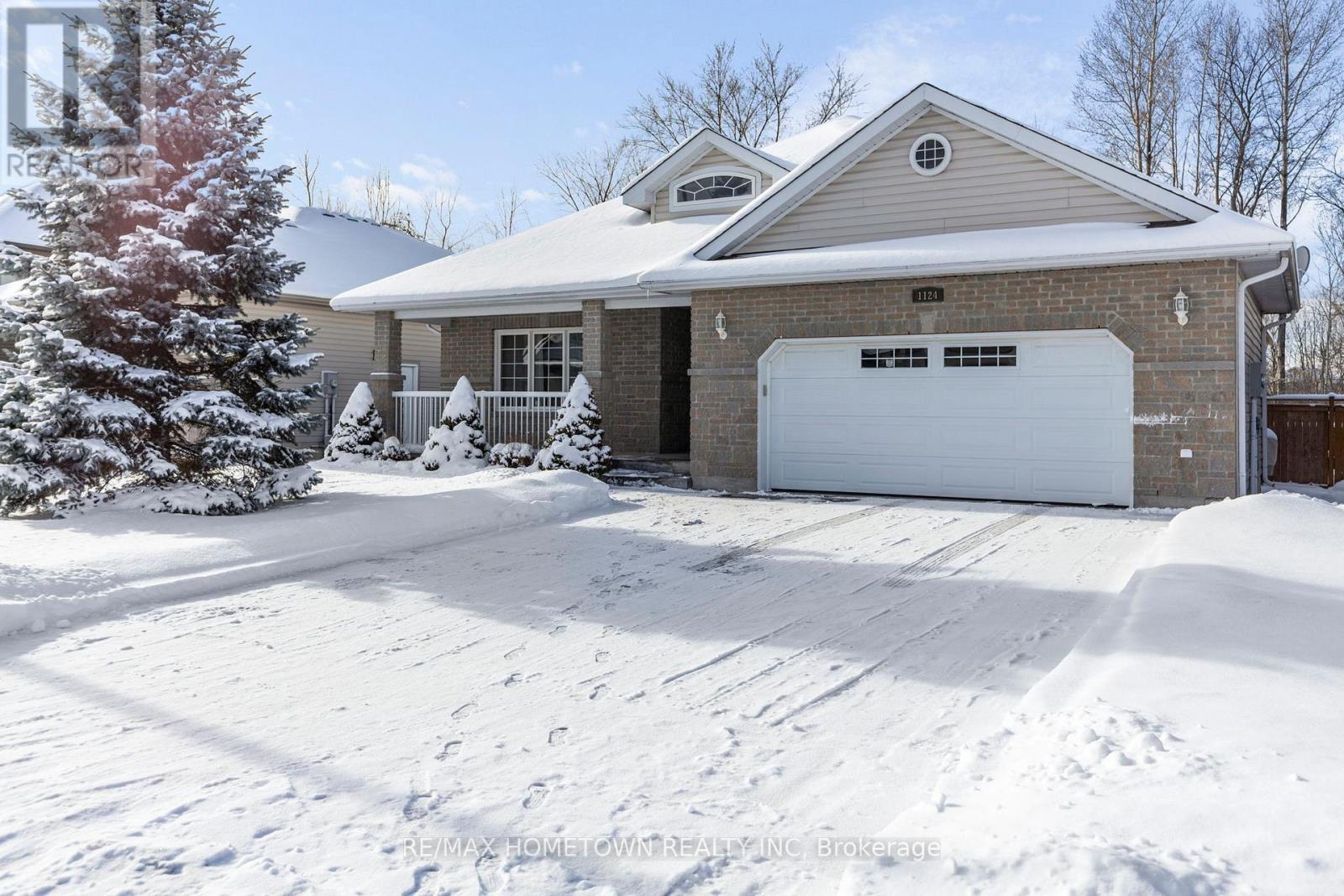 1124 MCCLURE CRESCENT