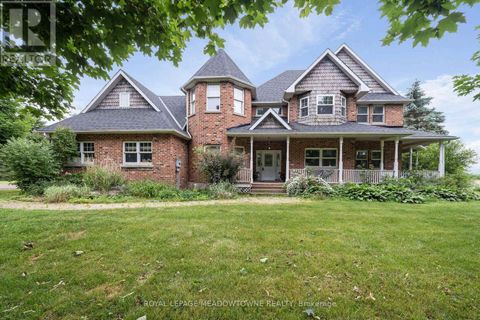 692 5 CONCESSION W Hamilton ON L9H5E2