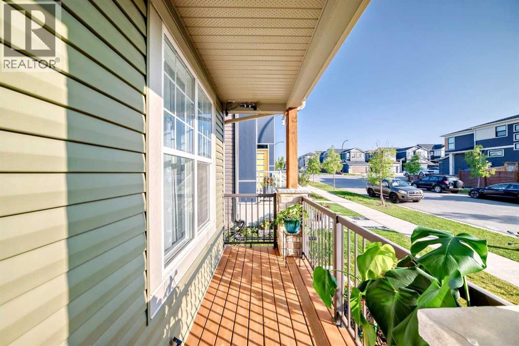 720 Livingston Hill NE