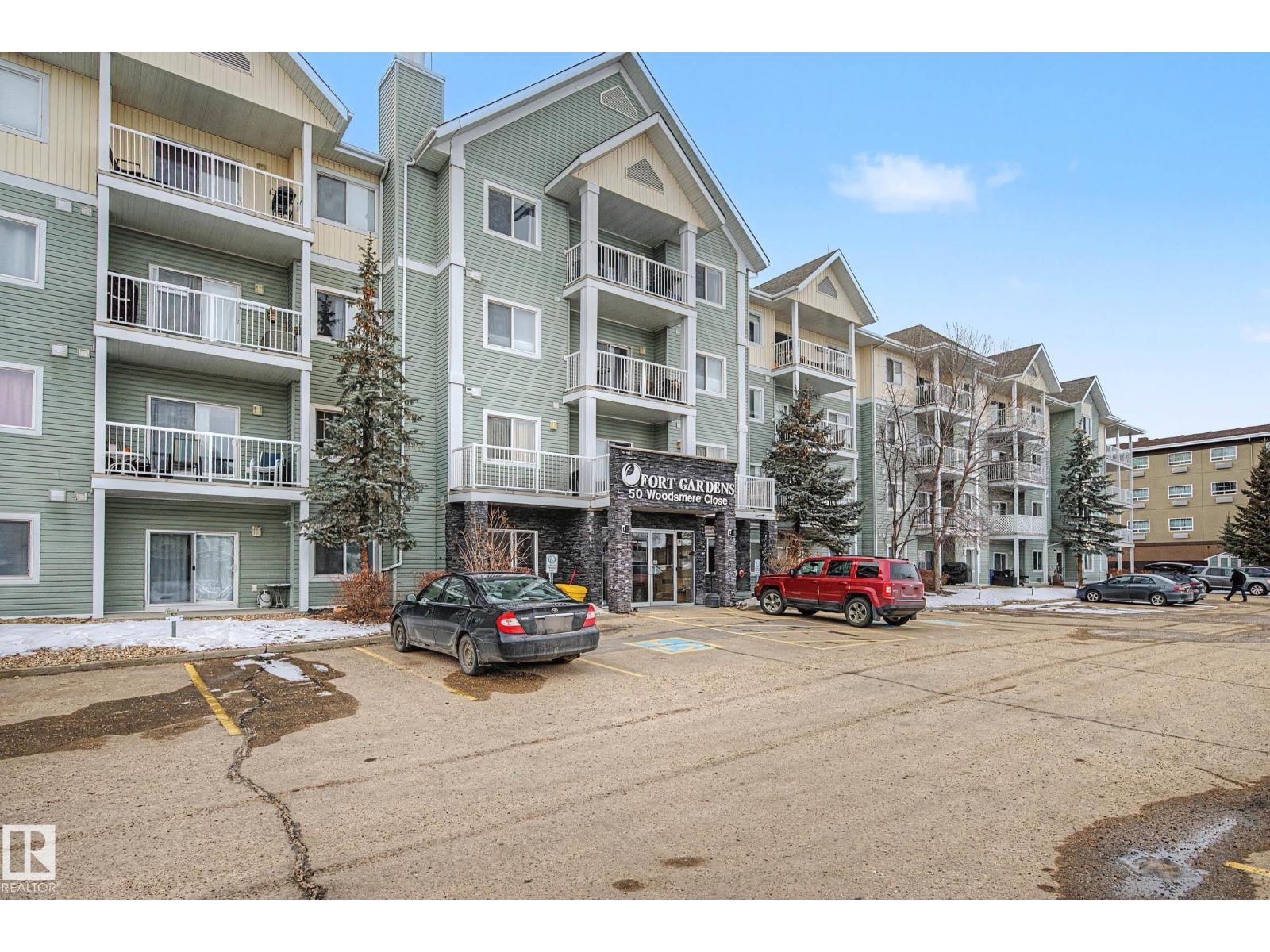 #228 50 WOODSMERE CL