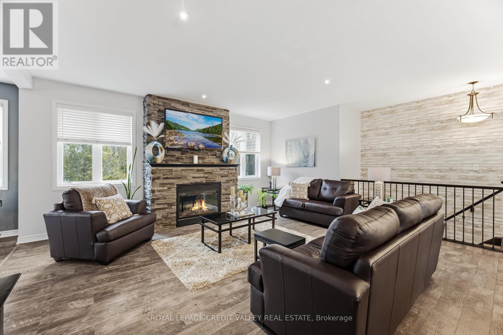 60 - 580381 SIDE ROAD