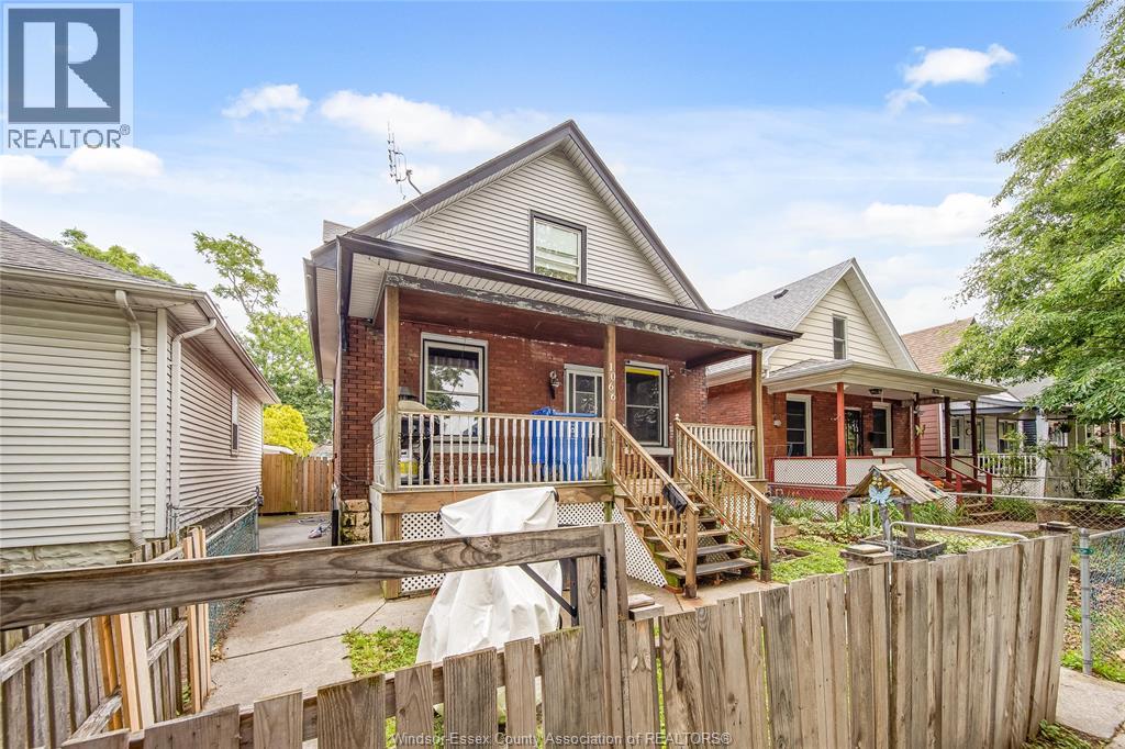 1066 HICKORY