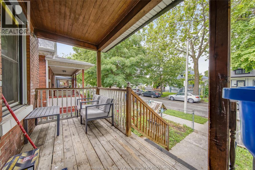 1066 HICKORY